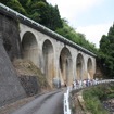 旧線に残るコンクリートアーチ橋。土木学会が選奨土木遺産に認定したのを機に、遺構の観光活用が考えられるようになった。