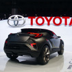 「TOYOTA C-HR Concept」のリアビューは斬新さに包まれている