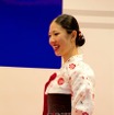 韓国ブースではチマチョゴリを着た女性がブースをPR