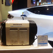世界初公開となるホンダ外部給電器「Power Exporter 9000」と新型FCVコンセプトカー「Honda FCV CONCEPT」（CEATEC JAPAN 2015／幕張メッセ／10月7～10日）