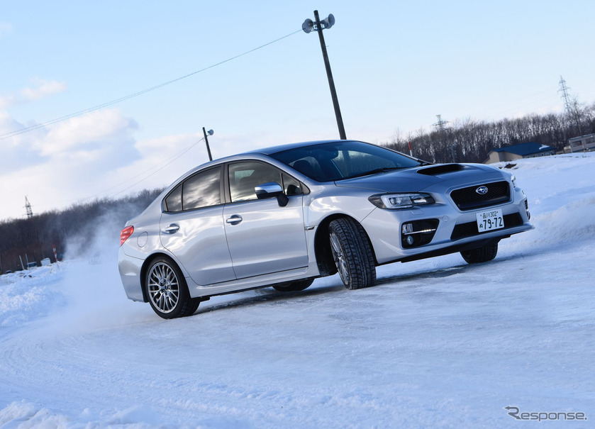 スバルのAWDを雪上で体験。写真は「VTD（バリアブル・トルク・ディストリビューション）方式」を採用するWRX S4