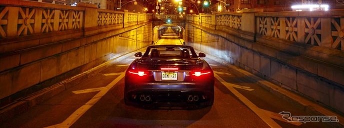 米NYのトンネルを封鎖して排気音を披露したジャガーFタイプ SVR