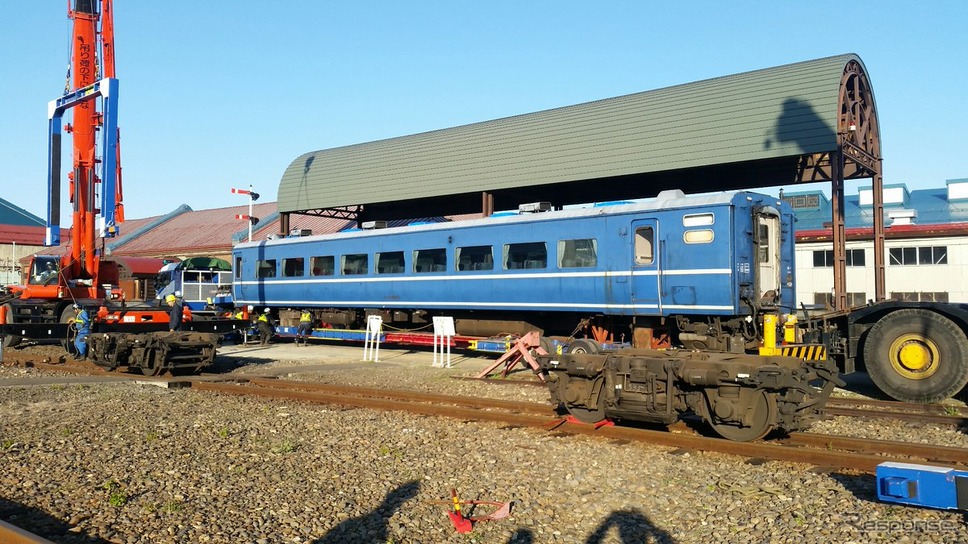 新金谷に搬入されたJR北海道の14系客車。6月11日までに4両が搬入される。