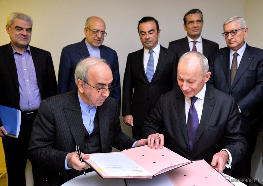 イラン合弁工場を設立することで合意したイラン開発革新公社（IDRO）とルノー