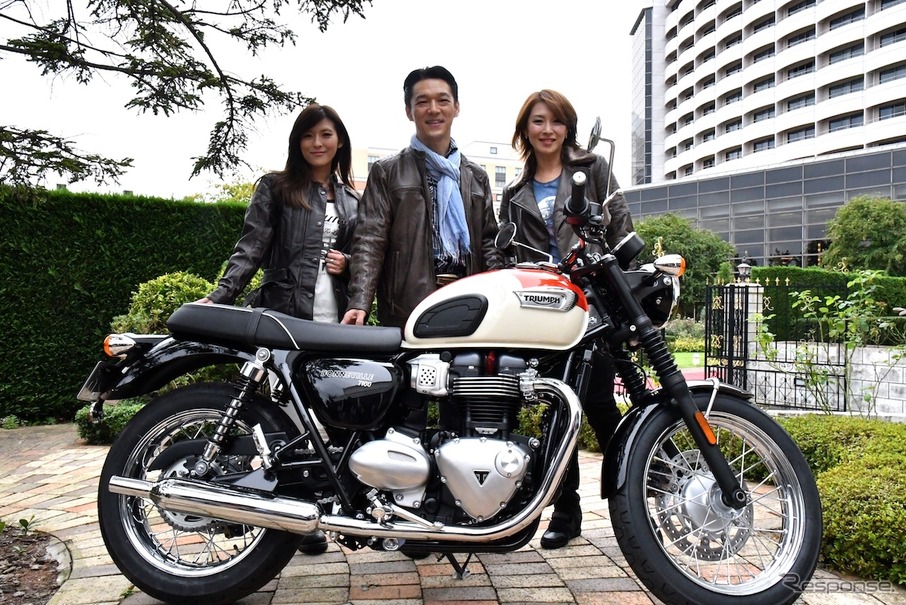 写真中央はトライアンフモーターサイクルズジャパン野田一夫代表取締役社長。