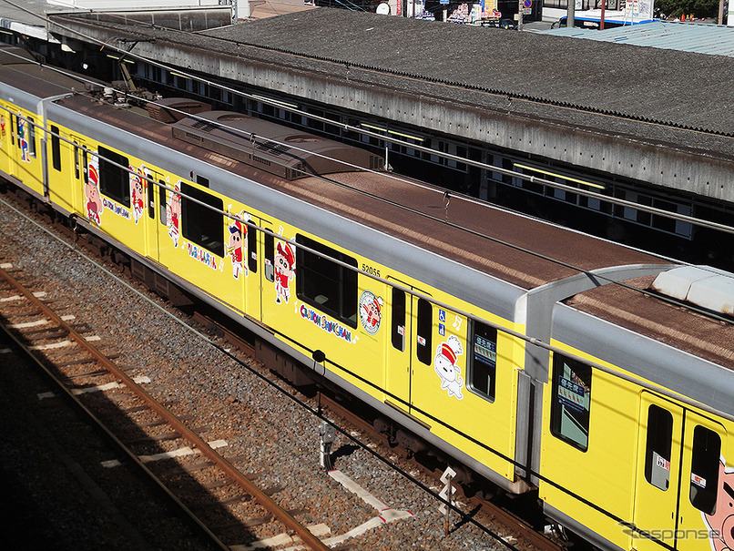 クレヨンしんちゃんラッピング電車＆バス出発式（東武鉄道春日部駅、11月3日）