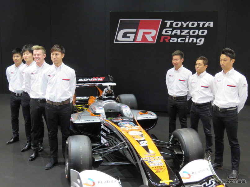 トヨタ勢の2017年SFドライバー（右から3人目が小林可夢偉、中央はセルモインギングのマシン）。