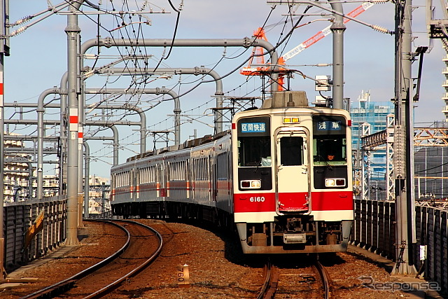 東武の4月ダイヤ改正で日光方面に向かう快速・区間快速が廃止されることになった。写真は区間快速。