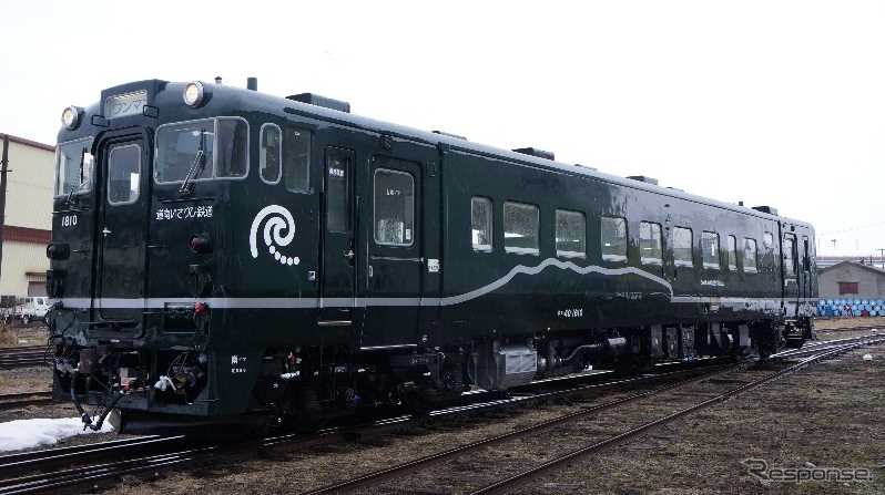 3月26日から運用される道南いさりび鉄道の新塗装車。夏をイメージした塗装になった。