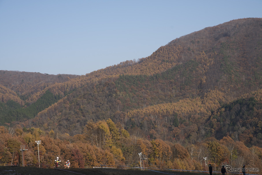 【JNCC 最終戦】秋も彩る爺ヶ岳スキー場で日米トップライダーが相見えた［写真蔵］