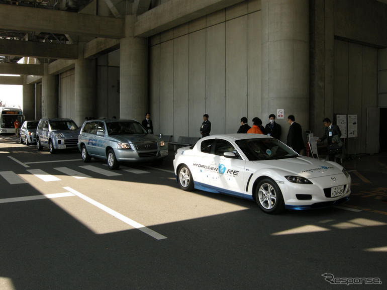 FC EXPO 08…燃料電池自動車が人気の的に