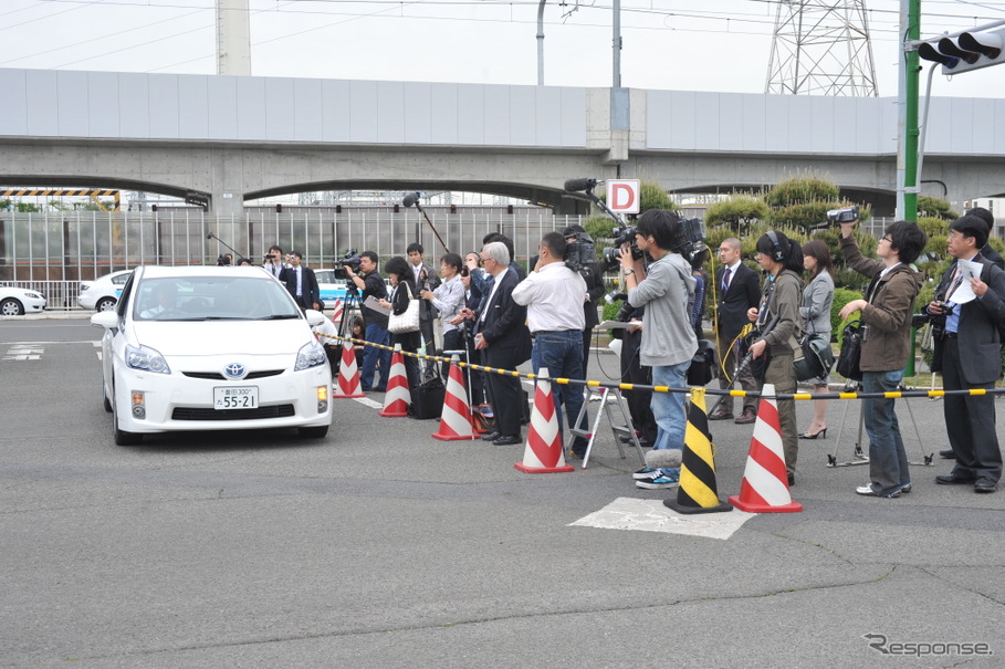 10日、尾久自動車学校（東京都小金井市）で実施された実車走行調査の様子（撮影＝中島みなみ）