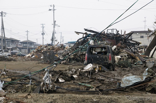 東日本大震災 冠水で道路が寸断されたままの石巻（撮影＝石田真一）