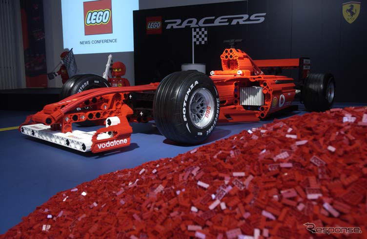 「レゴ・レーサー」登場---ブロックで作られた実物大フェラーリF1も