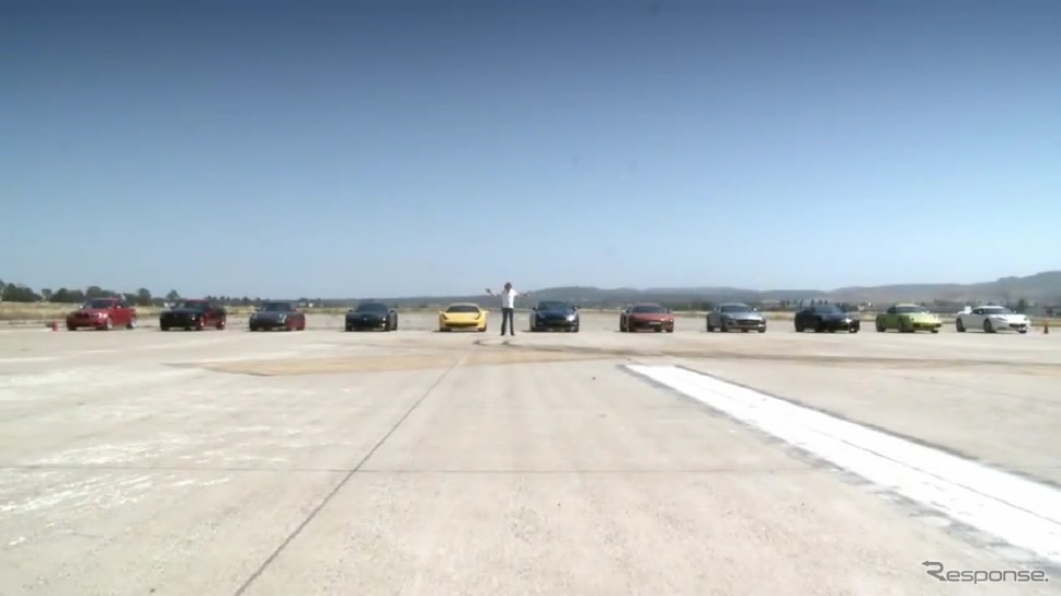 世界のライバル10台と0-400m加速対決を行った日産GT-R（動画キャプチャー）