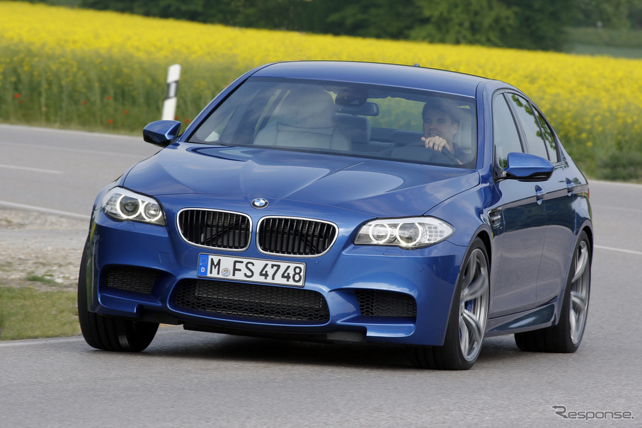 現在はガソリンエンジンと駆動方式FRのみのBMW M5（参考画像）