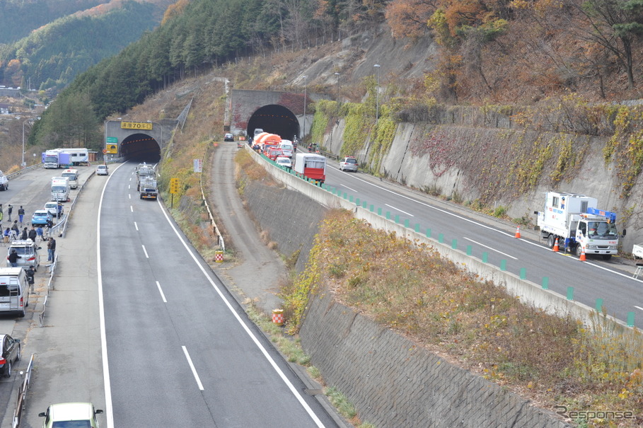 約1か月ぶりに通行止めが解除された笹子トンネル（山梨県）だったが直後に事故が発生した