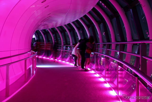 東京スカイツリー　展望回廊もピンクに