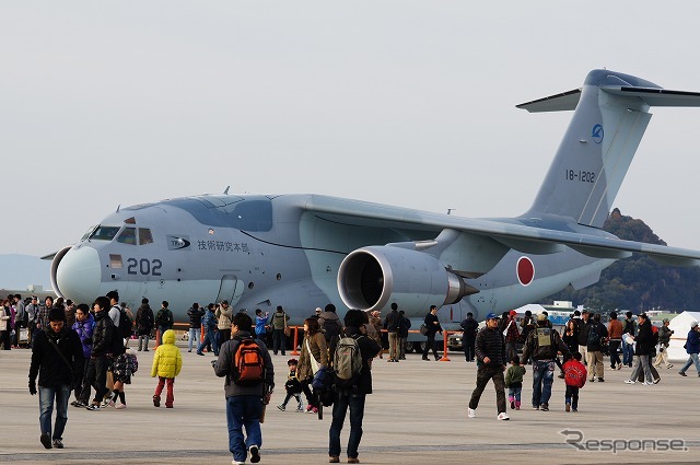 開発中の輸送機、「XC-2」が展示されるのは岐阜基地だけ。