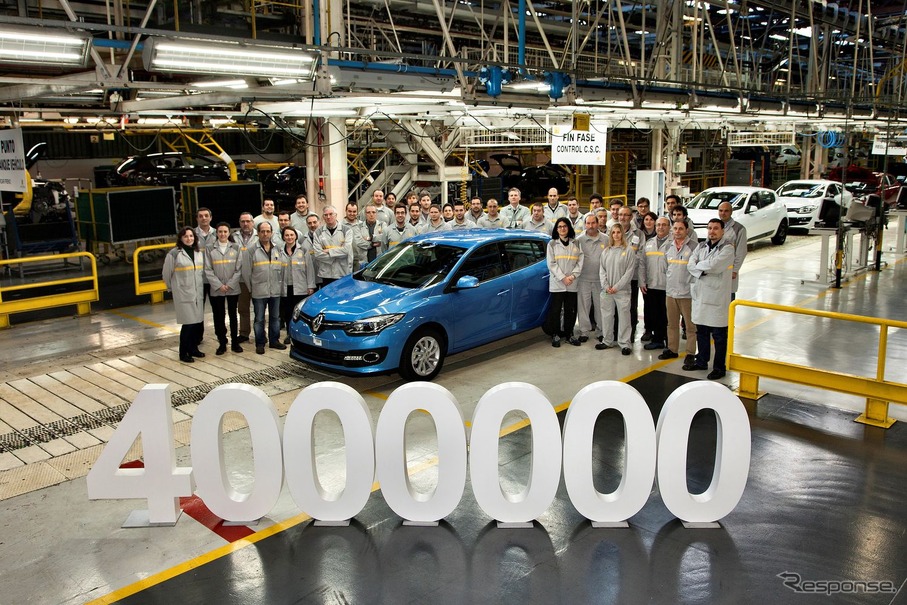 メガーヌの累計生産台数が400万台に到達したルノーのスペイン・パレンシア工場