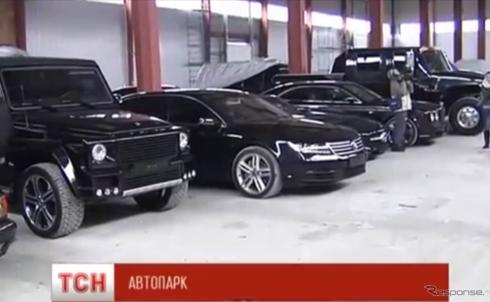 ウクライナで発見されたヤヌコビッチ前大統領の秘密の高級車コレクション