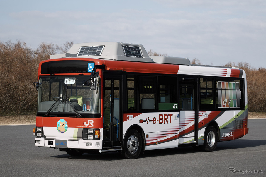 気仙沼線BRTに投入された電気バス「e-BRT」。不具合で運転を見合わせていたが7月16日から運転を再開した。