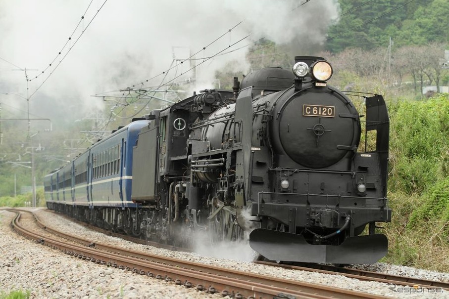 JR東日本水戸支社は水郡線の全線開業80周年を記念したSL列車を12月に運転する。写真は水郡線SL列車をけん引する予定のC61 20。