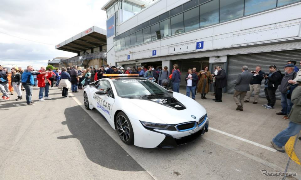 フォーミュラEのセーフティカーに起用されたBMW i8