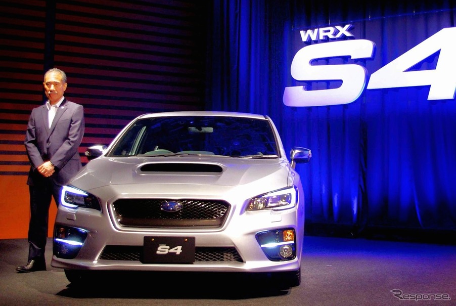 スバル WRX S4とスバル取締役専務執行役員 日月丈志氏