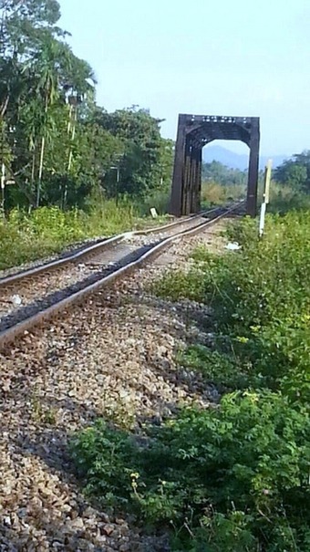 タイ深南部で線路爆破