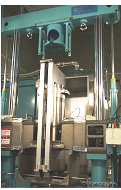 高圧水素ガス環境下材料試験装置