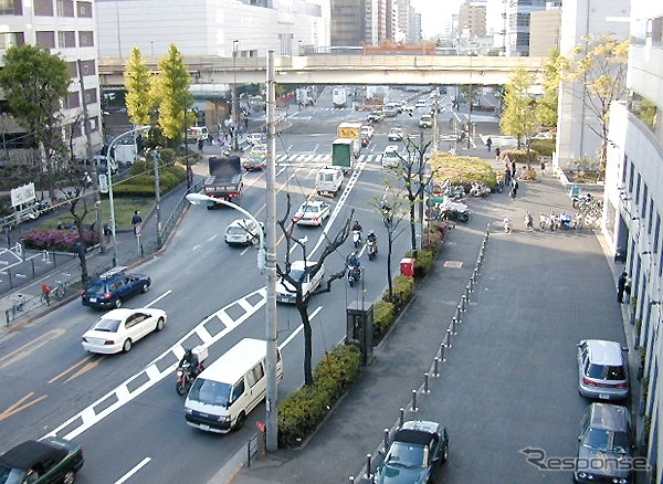 渋滞解消に吉野家方式!? ---交差点を緊急改良