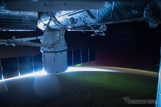 ISSに係留中のドラゴン補給船運用6号機