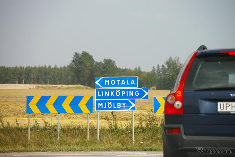 スウェーデンの道路標識　直感!!