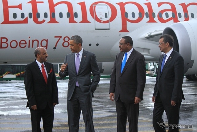 オバマ大統領、エチオピア航空のB787ドリームライナー初号機を見学
