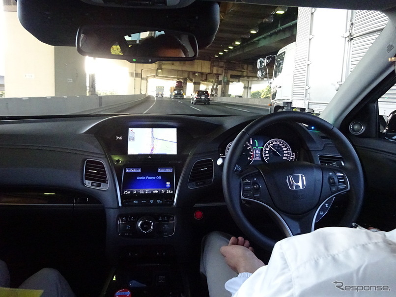 ホンダ、自動運転実験車を首都高で公開