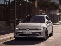 VW『ゴルフ』改良新型、新PHEVはEVモード143kmに拡大…欧州受注スタート 画像