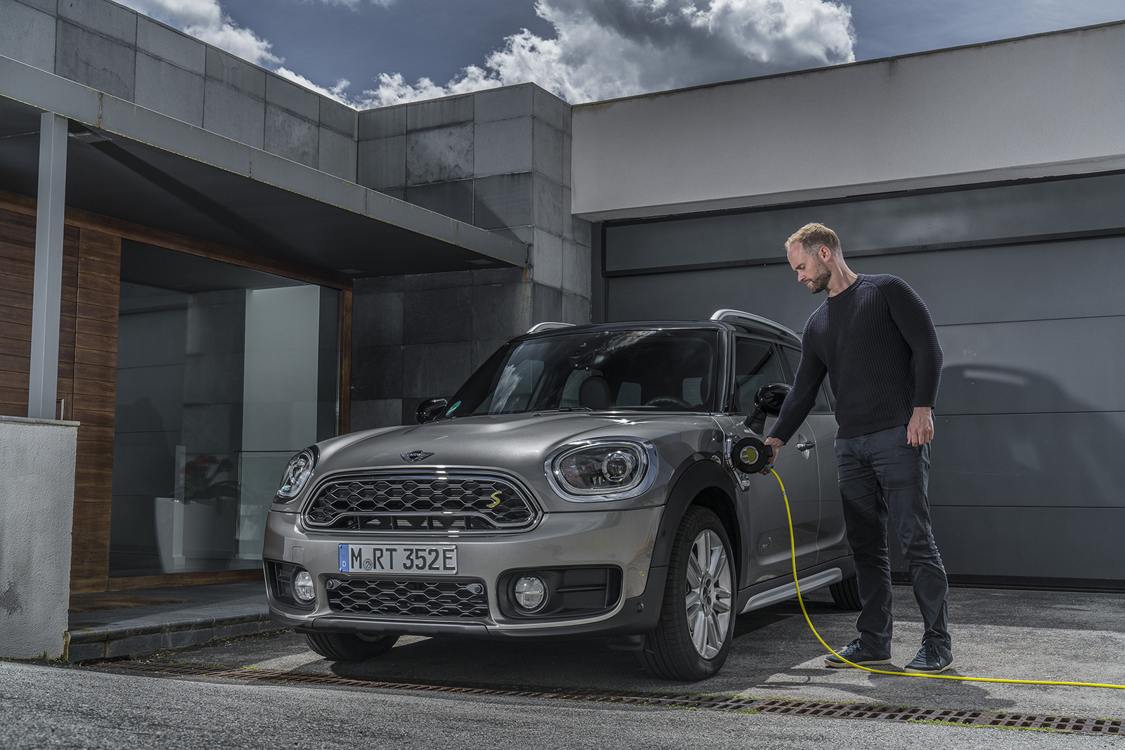 MINI CROSSOVER PHEV