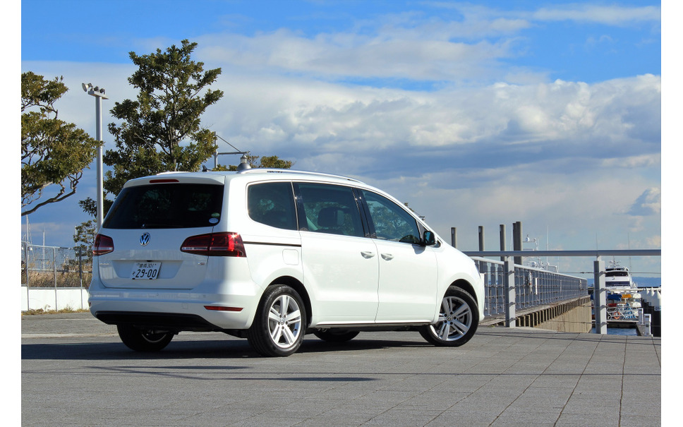 Vw ゴルフトゥーラン 新型 ミニバンだけどスライドドアはなし Vwのこだわり 6枚目の写真 画像 レスポンス Response Jp Vw ゴルフトゥーラン 新型 ミニバンだけどスライドドアはなし Vwのこだわり 6枚目の写真 画像 レスポンス Response Jp