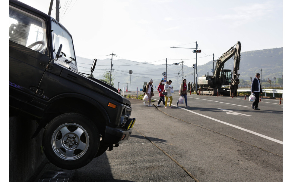 新聞ウォッチ 熊本地震 長期化する避難生活 車中泊 が命取りに 3枚目の写真 画像 レスポンス Response Jp