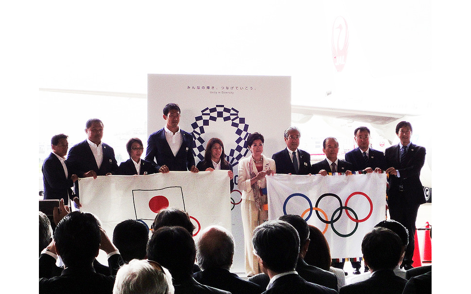 リオ五輪選手団や都知事を乗せたjal Ana機 羽田着 吉田沙保里は スタボー側 から 11枚目の写真 画像 レスポンス Response Jp リオ五輪選手団や都知事を乗せたjal Ana機 羽田着 吉田沙保里は スタボー側 から 11枚目の写真 画像 レスポンス Response Jp