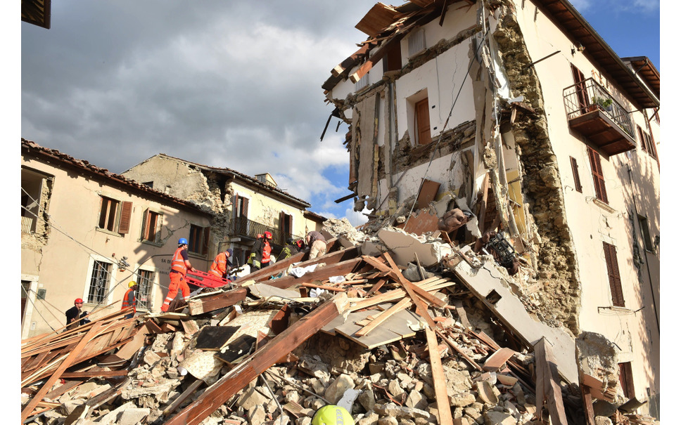 ラ フェラーリ 1台のみを追加生産 イタリア地震のチャリティに 4枚目の写真 画像 レスポンス Response Jp