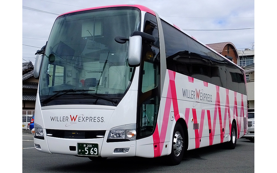 Willer デザイン刷新 エアロクィーン 導入 3列リビング仕様 3枚目の写真 画像 レスポンス Response Jp