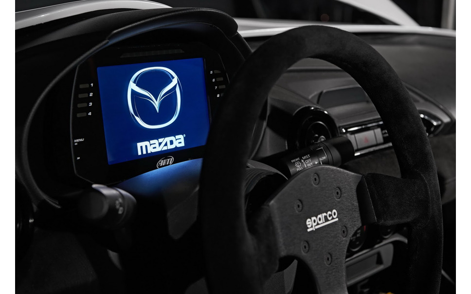 Semaショー16 マツダ ロードスター 新型に最新スピードスター 重量8kg 3枚目の写真 画像 レスポンス Response Jp