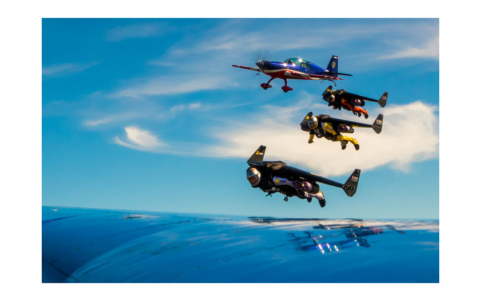 ジェットマン と仏空軍エアロバティック飛行隊がジョイント飛行に成功 動画 9枚目の写真 画像 レスポンス Response Jp