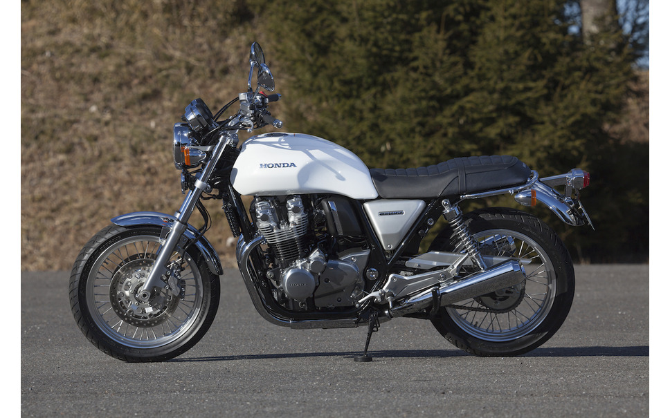 ホンダ Cb1100 新型 フランジレスフューエルタンクで彫りの深い立体感を実現 8枚目の写真 画像 レスポンス Response Jp ホンダ Cb1100 新型 フランジレスフューエルタンクで彫りの深い立体感を実現 8枚目の写真 画像 レスポンス Response Jp