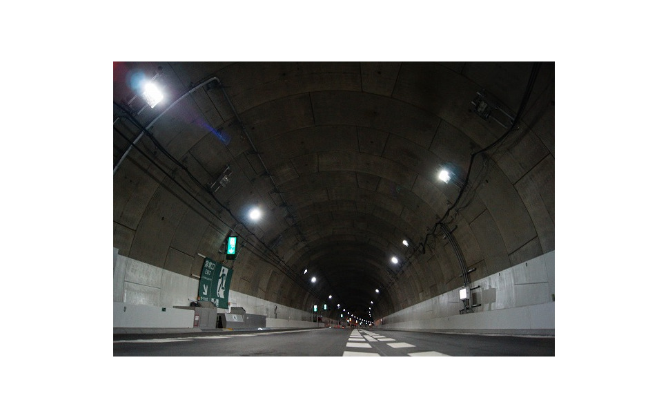 首都高速 横浜北線 全長5900mの横浜北トンネルには最新の安全技術を採用 6枚目の写真 画像 レスポンス Response Jp