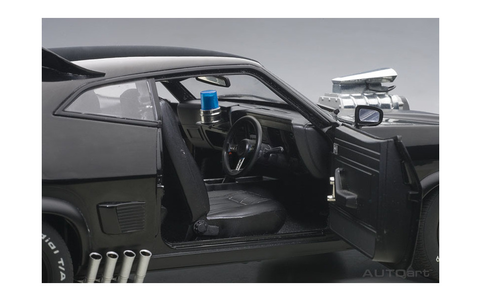 ブラック インターセプター 1 18スケールモデル発売 フォード ファルコンを迫力のカスタム 4枚目の写真 画像 レスポンス Response Jp