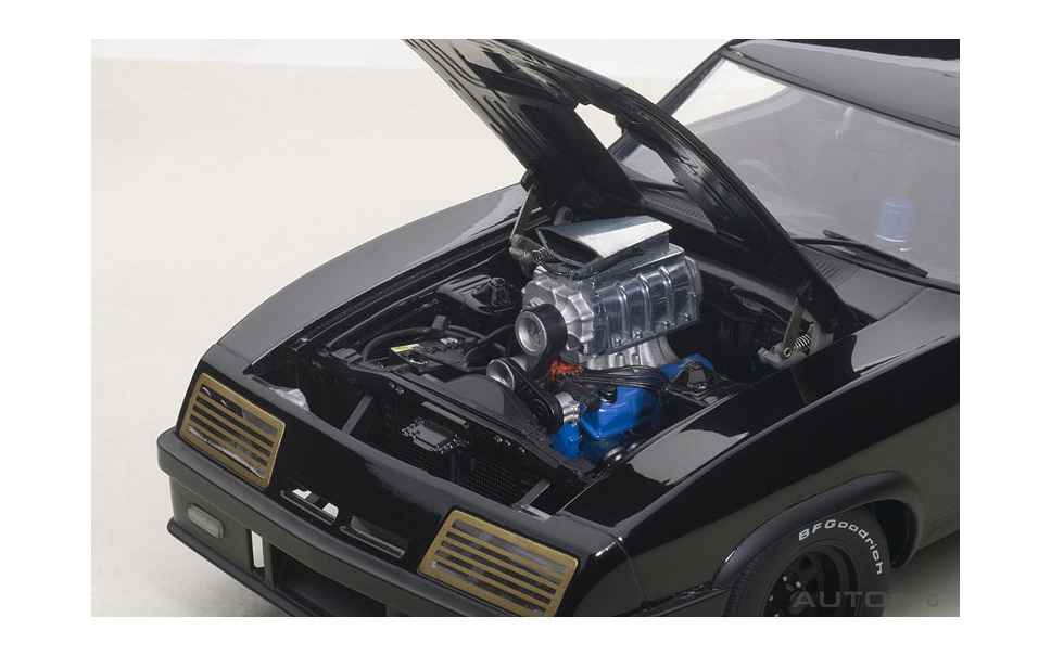ブラック インターセプター 1 18スケールモデル発売 フォード ファルコンを迫力のカスタム 3枚目の写真 画像 レスポンス Response Jp