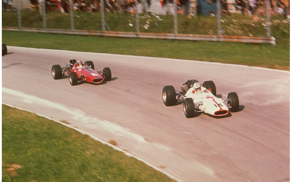 1964年のf1王者 ジョン サーティース氏が死去 ホンダでも活躍 4枚目の写真 画像 レスポンス Response Jp 1964年のf1王者 ジョン サーティース氏が死去 ホンダでも活躍 4枚目の写真 画像 レスポンス Response Jp